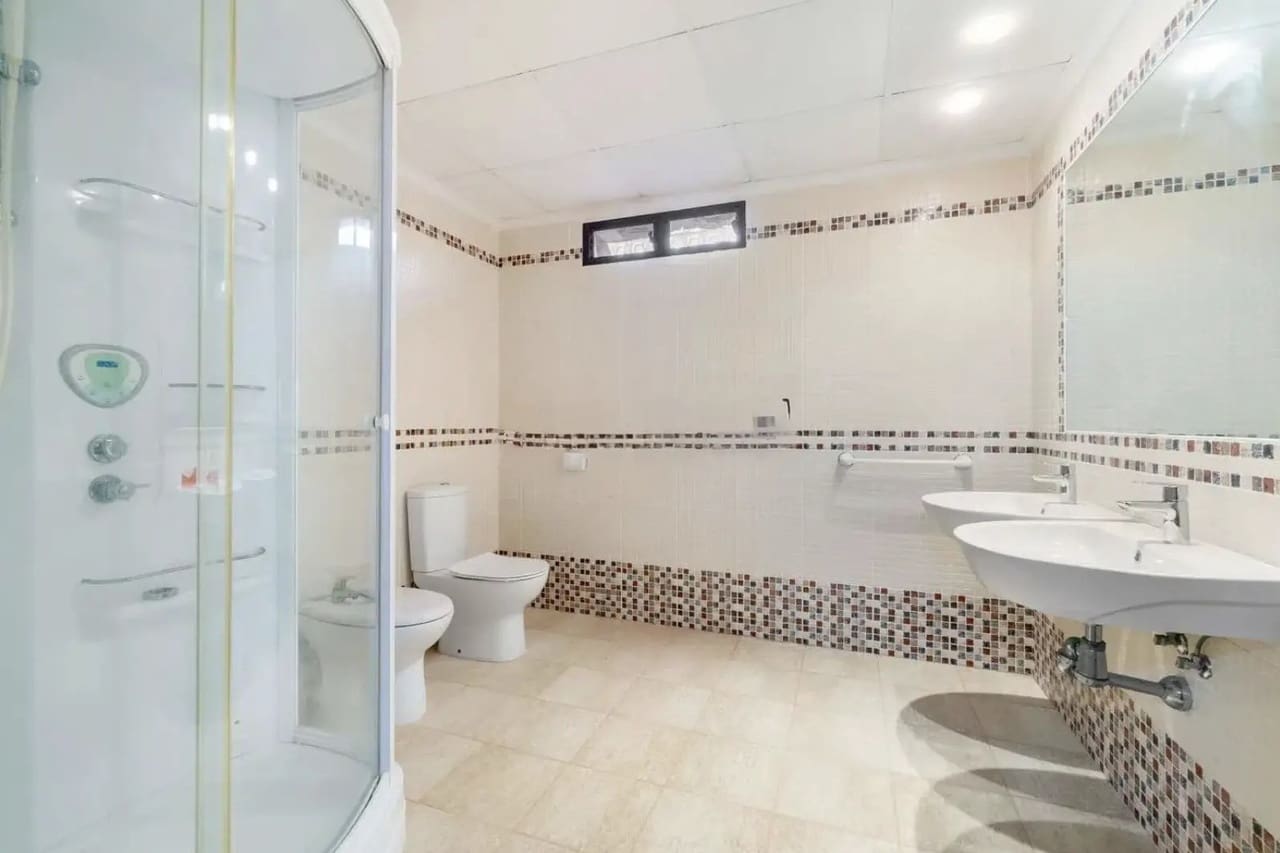 4 bedroom Villa for sale in Orihuela Costa with pool - € 1,300,000 (Ref: 8923629)