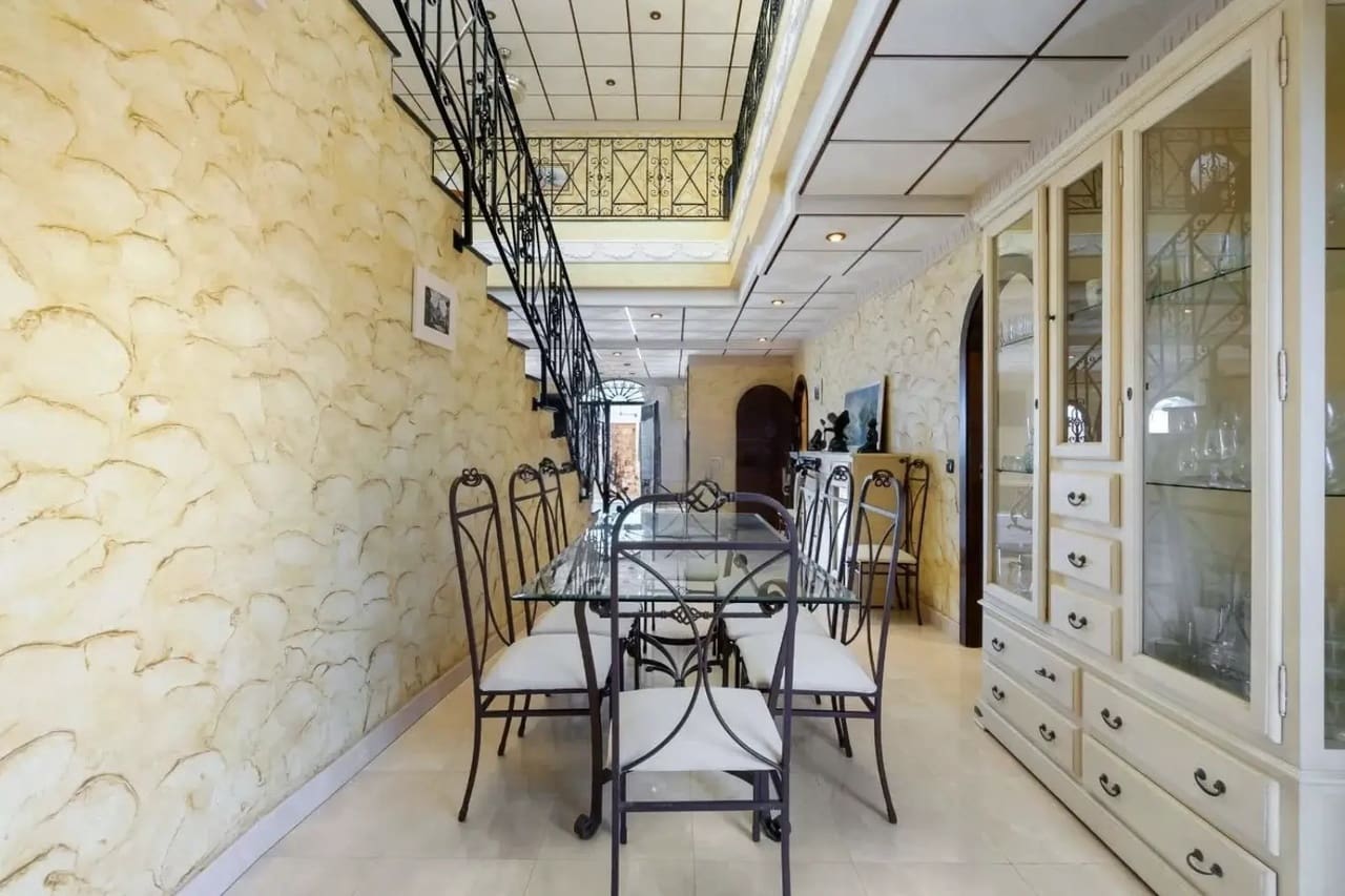 4 bedroom Villa for sale in Orihuela Costa with pool - € 1,300,000 (Ref: 8923629)