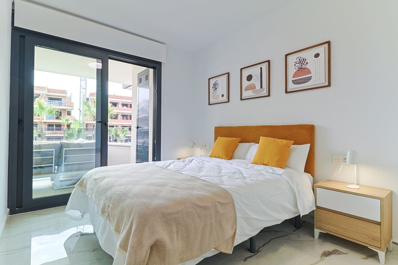 2 slaapkamer Appartement te koop in Orihuela Costa met zwembad - € 299.950 (Ref: 8923630)