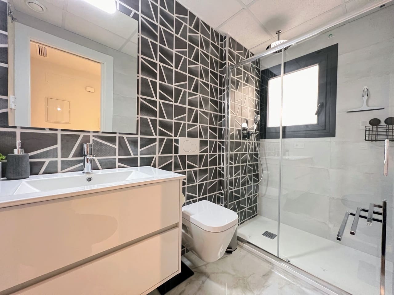 2 slaapkamer Appartement te koop in Orihuela Costa met zwembad - € 269.000 (Ref: 8923633)