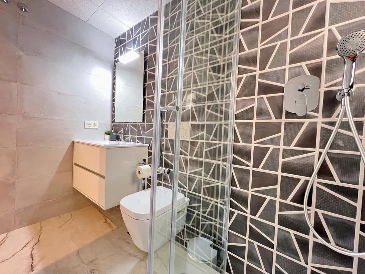 2 slaapkamer Appartement te koop in Orihuela Costa met zwembad - € 269.000 (Ref: 8923633)