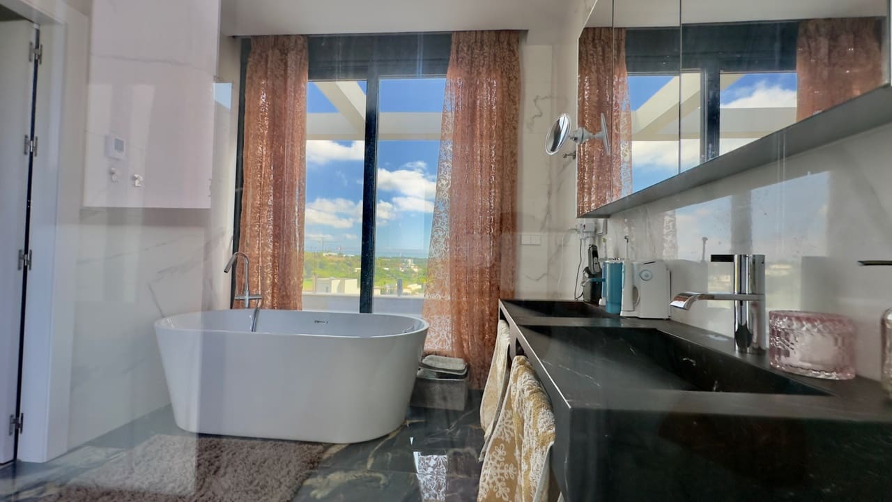 6 slaapkamer Villa te koop in Las Colinas Golf met zwembad - € 2.350.000 (Ref: 8923634)