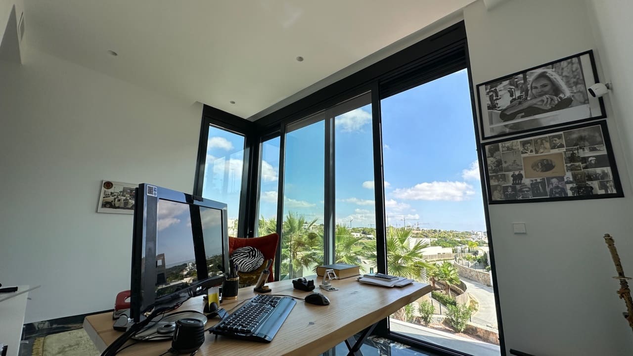 6 slaapkamer Villa te koop in Las Colinas Golf met zwembad - € 2.350.000 (Ref: 8923634)