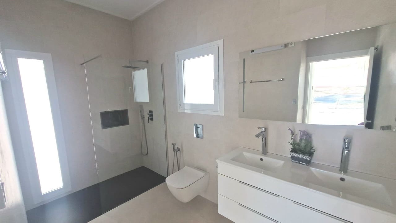 5 bedroom Villa for sale in La Marina with pool - € 1,590,000 (Ref: 8923641)