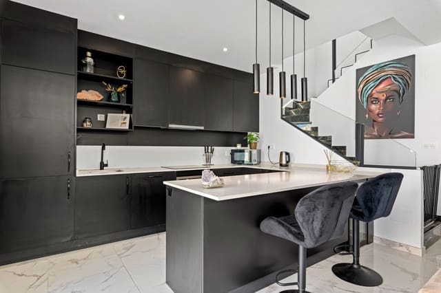 3 sypialnia Willa na sprzedaż w Los Montesinos z basenem - 399 000 € (Ref: 8923650)