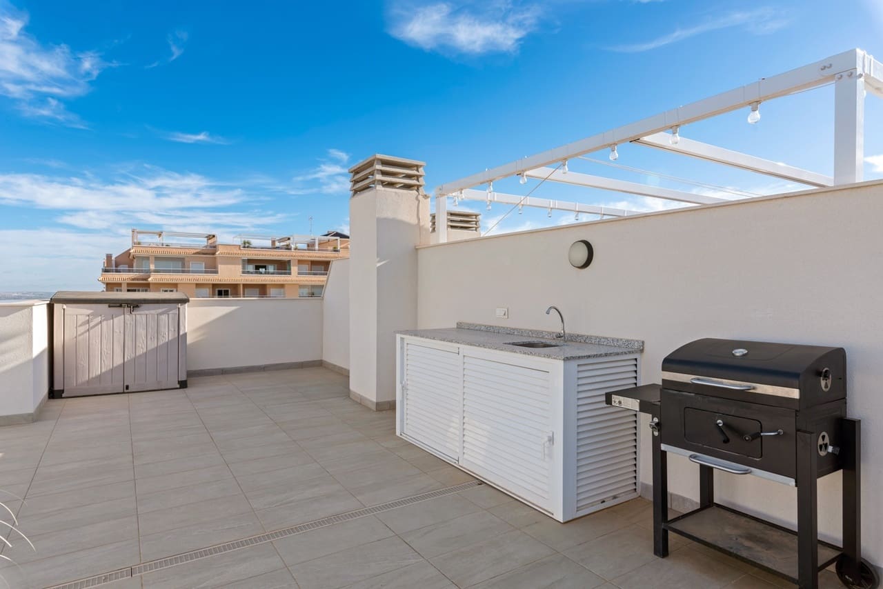 2 soveværelse Penthouse til salg i Orihuela Costa med swimmingpool - € 319.900 (Ref: 8923653)