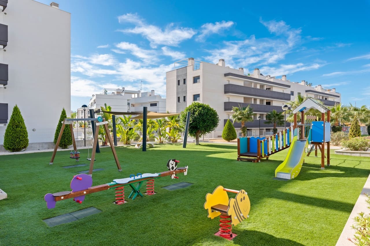 2 soveværelse Penthouse til salg i Orihuela Costa med swimmingpool - € 319.900 (Ref: 8923653)