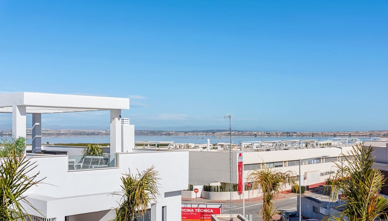 2 sovrum Takvåning till salu i Torrevieja med pool - 369 000 € (Ref: 8923654)