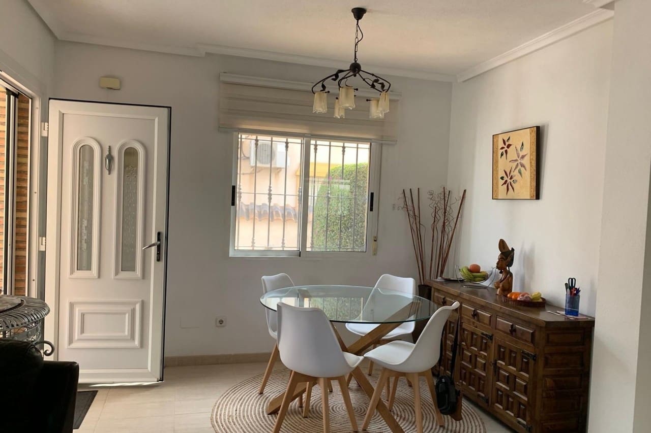 3 slaapkamer Villa te koop in Guardamar del Segura met zwembad - € 269.000 (Ref: 8938560)