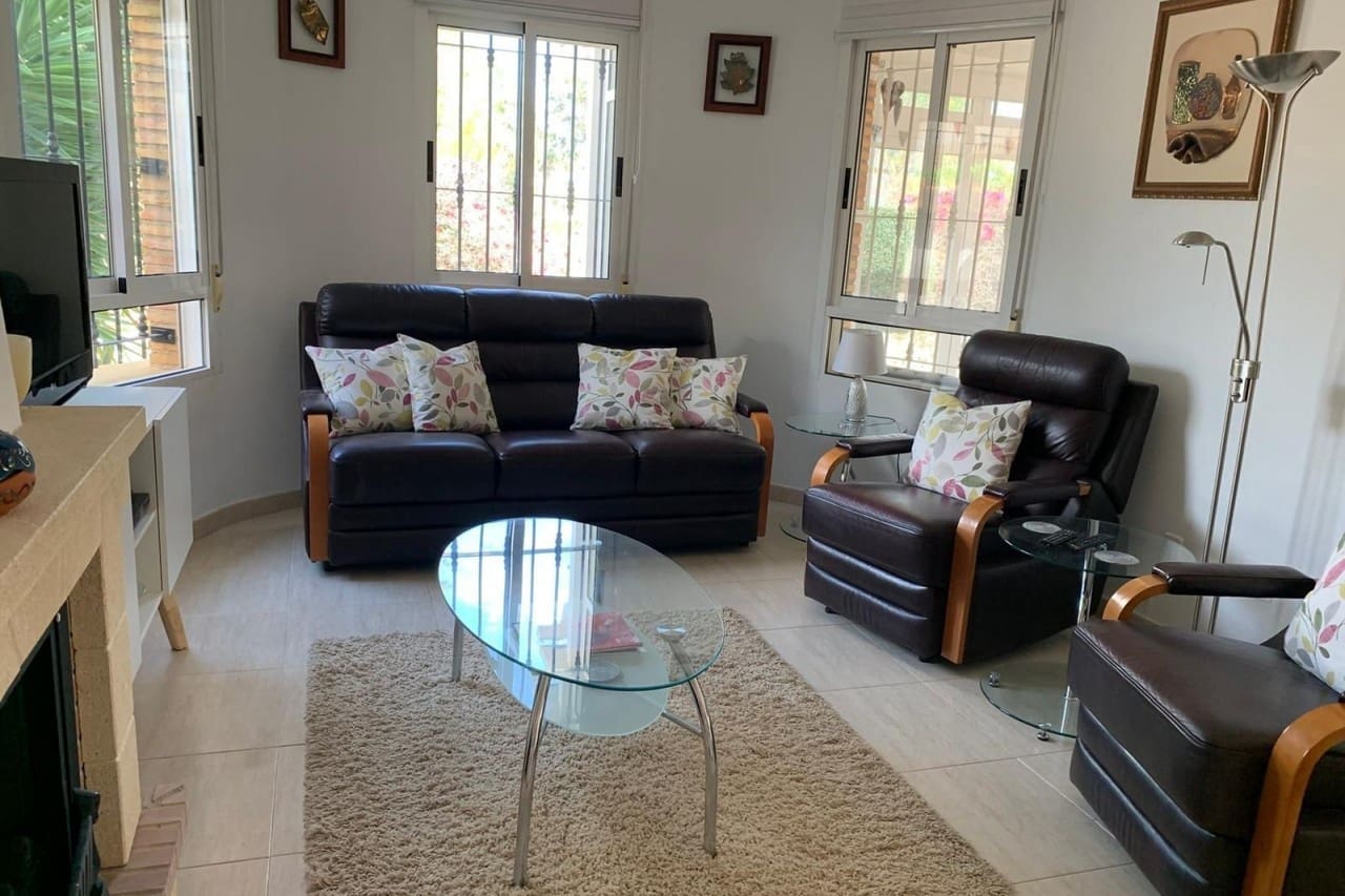 3 slaapkamer Villa te koop in Guardamar del Segura met zwembad - € 269.000 (Ref: 8938560)