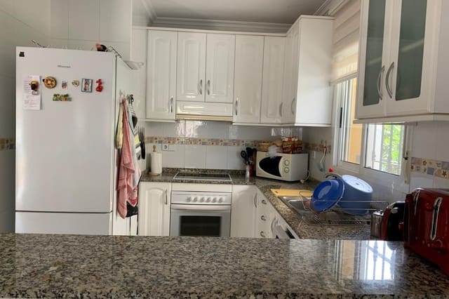 3 slaapkamer Villa te koop in Zona Pueblo, Guardamar del Segura met zwembad - € 269.000 (Ref: 8938560)