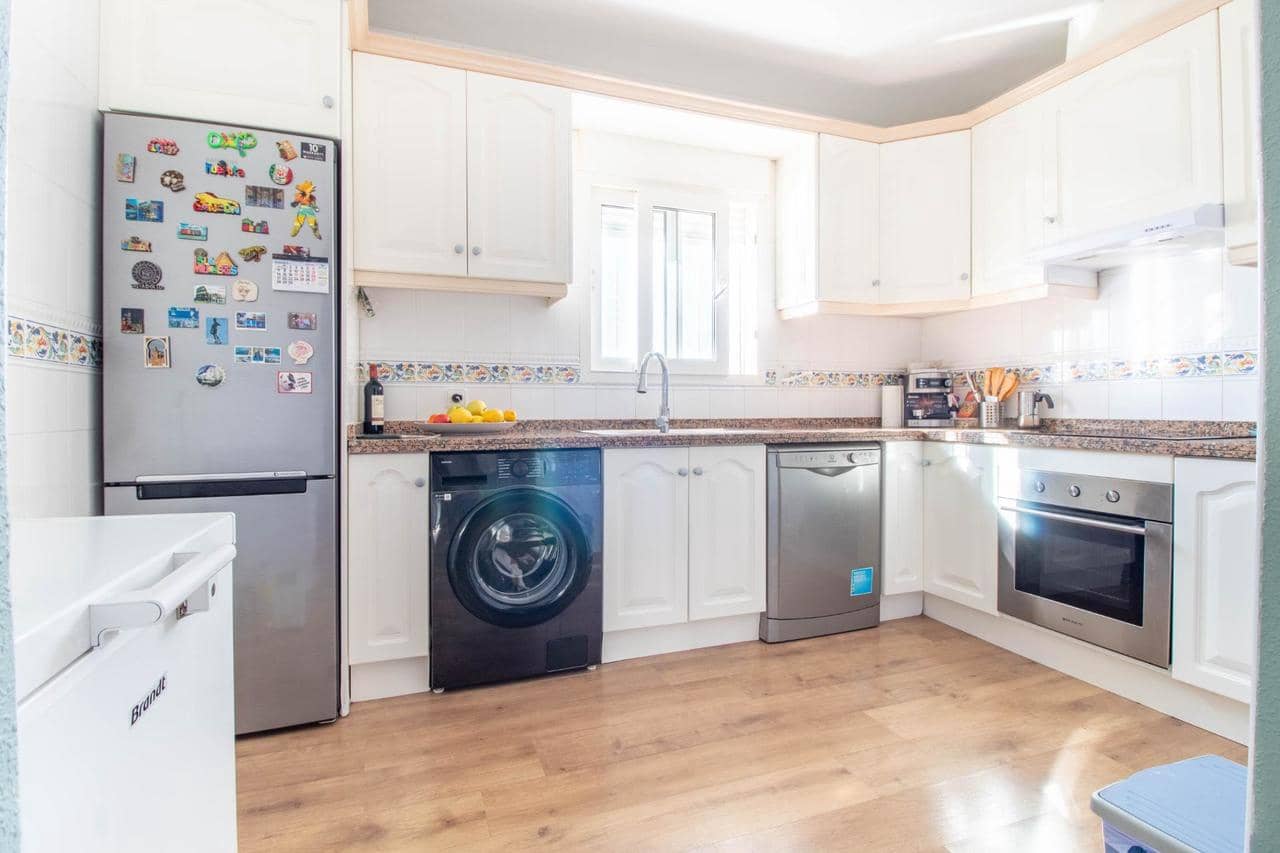 Chalet de 3 habitaciones en San Miguel de Salinas en venta con piscina - 425.000 € (Ref: 8939541)