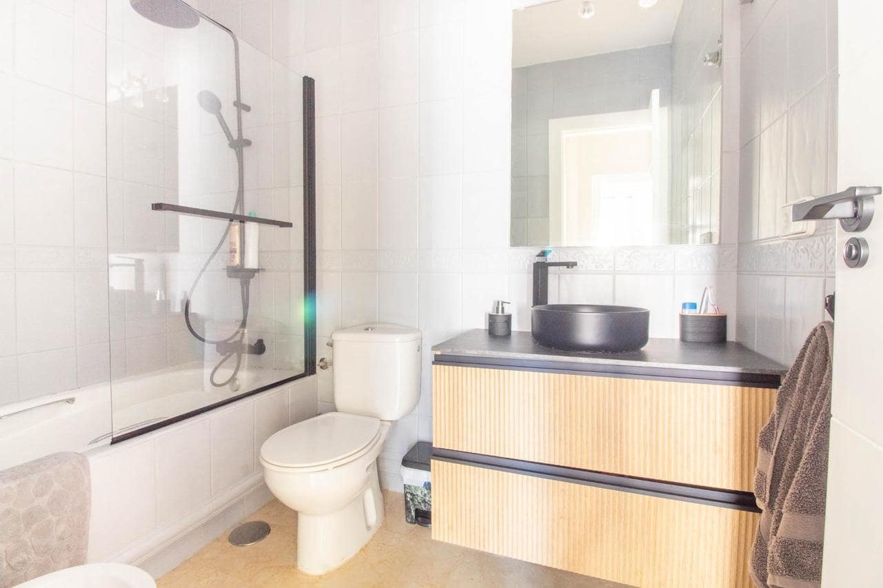 Chalet de 3 habitaciones en San Miguel de Salinas en venta con piscina - 425.000 € (Ref: 8939541)