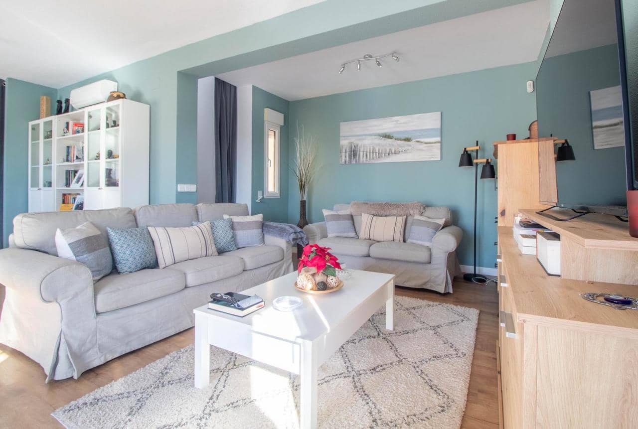 Chalet de 3 habitaciones en San Miguel de Salinas en venta con piscina - 425.000 € (Ref: 8939541)