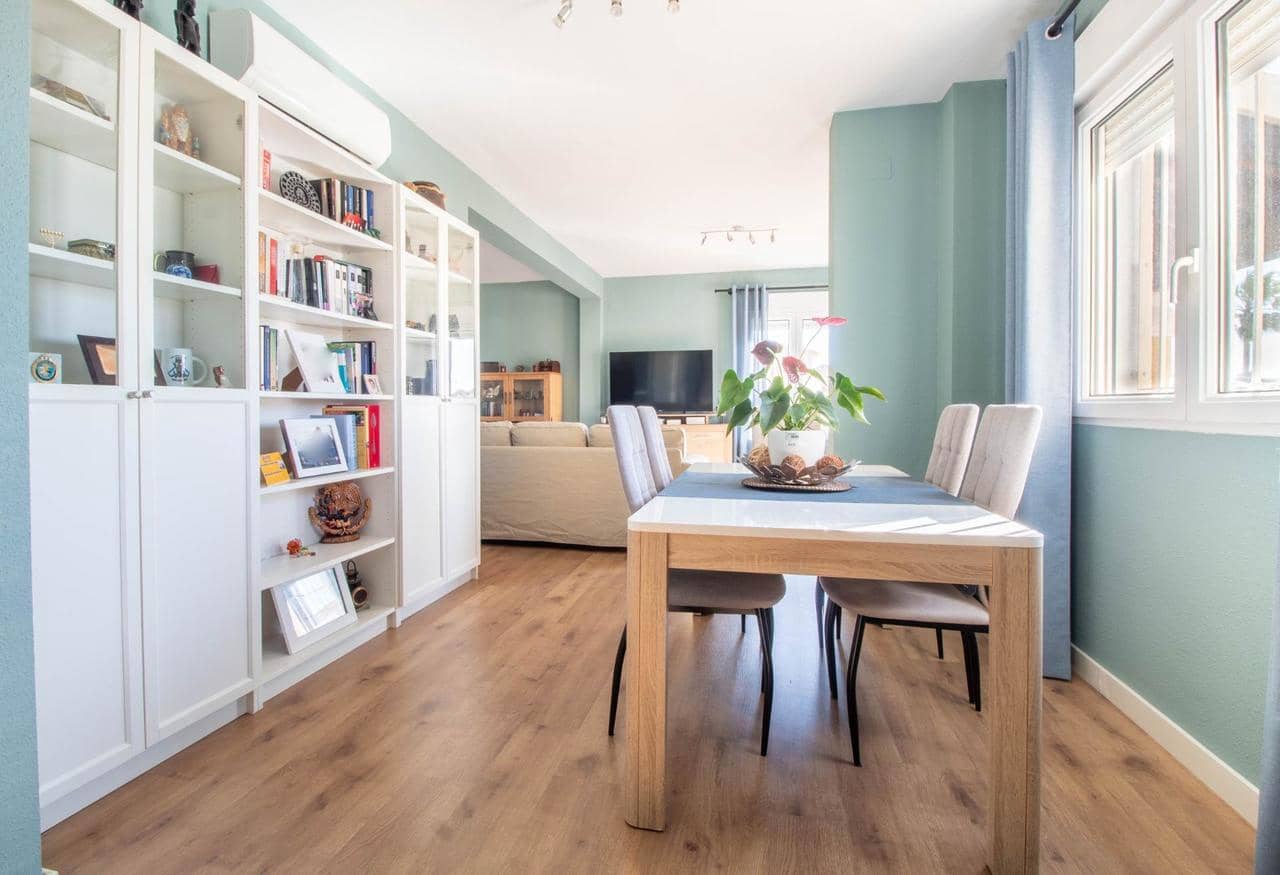 Chalet de 3 habitaciones en San Miguel de Salinas en venta con piscina - 425.000 € (Ref: 8939541)