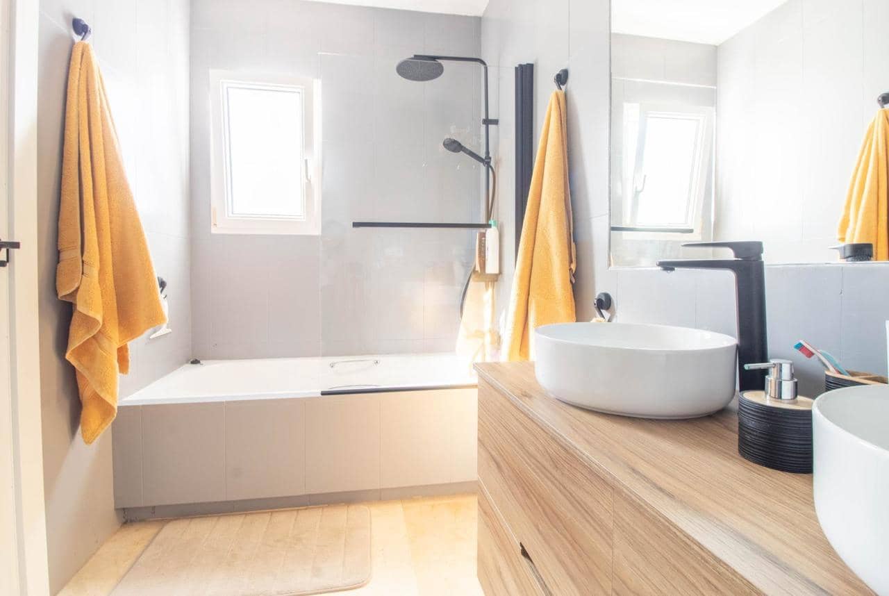 Chalet de 3 habitaciones en San Miguel de Salinas en venta con piscina - 425.000 € (Ref: 8939541)