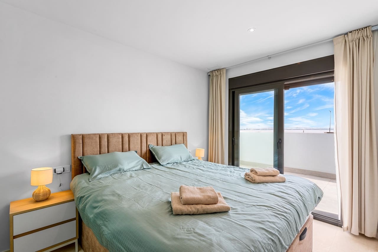 3 chambre Appartement à vendre à Torrevieja avec piscine - 349 000 € (Ref: 8948618)