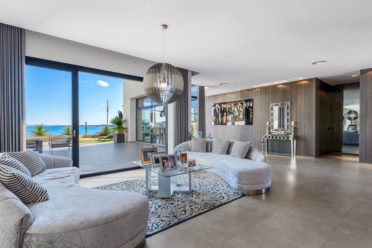 6 bedroom Villa for sale in Orihuela Costa with pool - € 4,750,000 (Ref: 8950141)