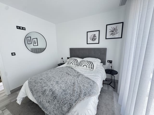 4 quarto Moradia para venda em Cabo Roig, Orihuela com piscina - 635 000 € (Ref: 8952481)