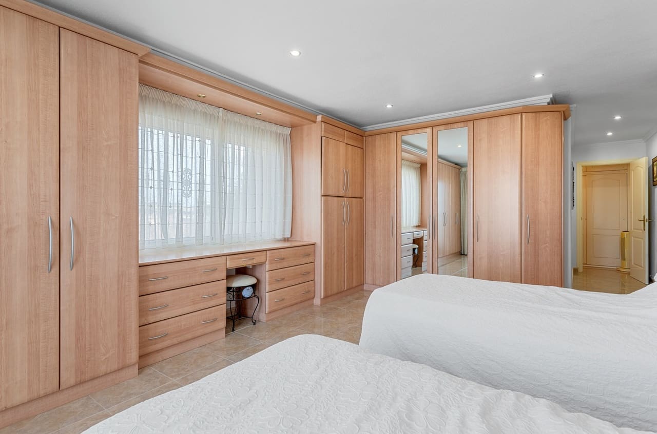 Chalet de 7 habitaciones en Ciudad Quesada en venta con piscina - 750.000 € (Ref: 8960099)