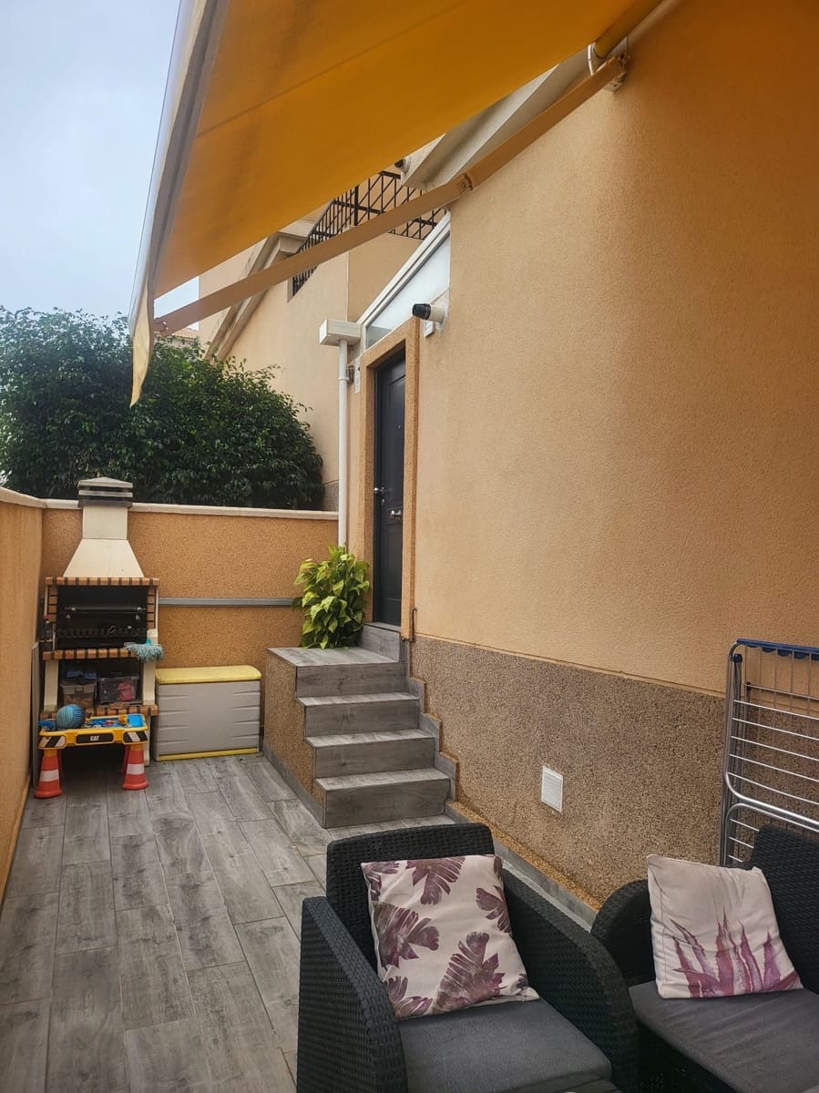 3 sypialnia Dom na sprzedaż w Villamartin z basenem garażem - 279 900 € (Ref: 8964247)