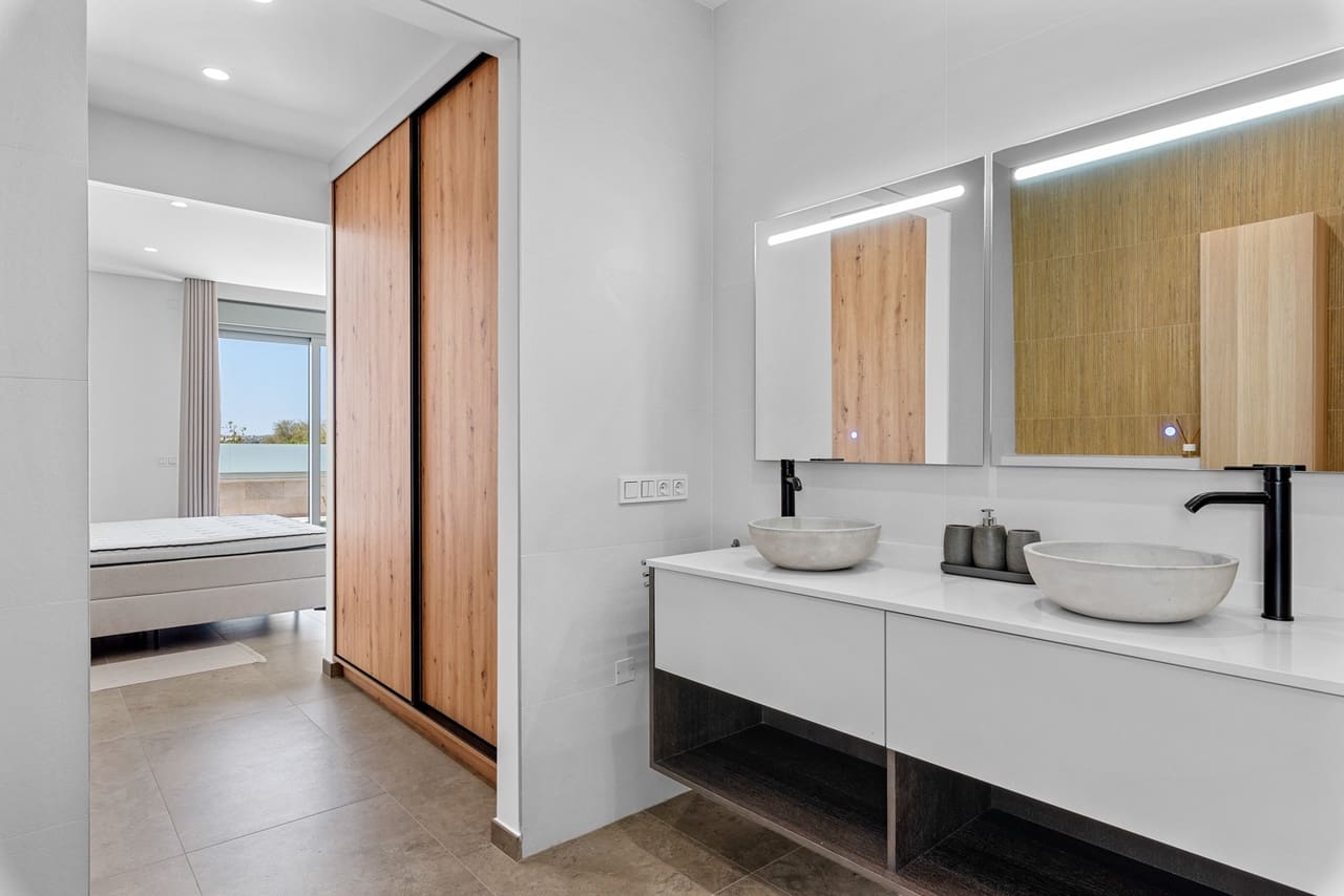 4 slaapkamer Villa te koop in Benijofar met zwembad garage - € 1.495.000 (Ref: 8975873)