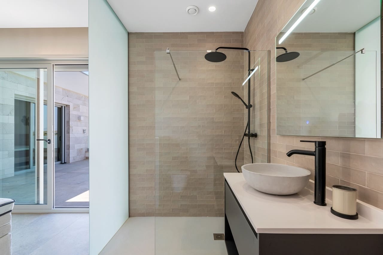 4 slaapkamer Villa te koop in Benijofar met zwembad garage - € 1.495.000 (Ref: 8975873)