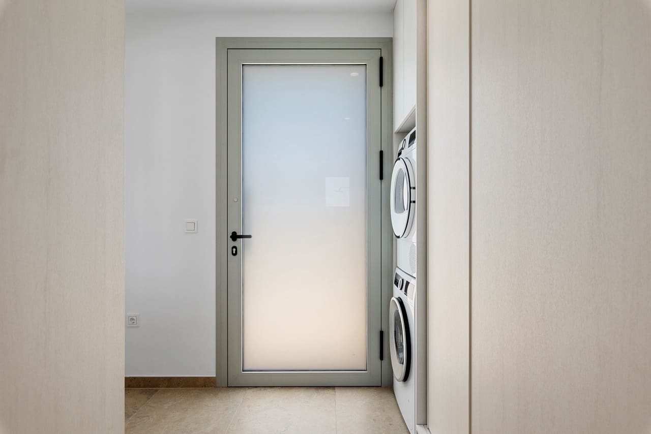 4 slaapkamer Villa te koop in Benijofar met zwembad garage - € 1.495.000 (Ref: 8975873)