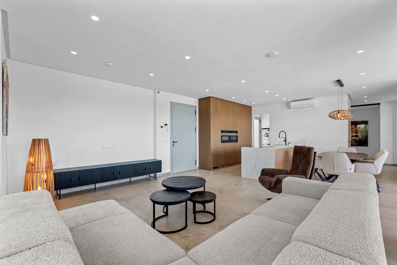 4 slaapkamer Villa te koop in Benijofar met zwembad garage - € 1.495.000 (Ref: 8975873)