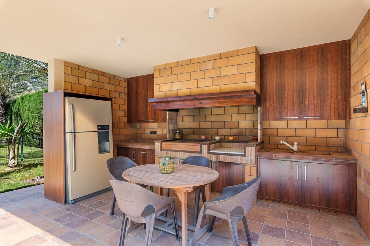 5 Zimmer Villa zu verkaufen in Elche / Elx mit Pool - 1.165.000 € (Ref: 8975879)