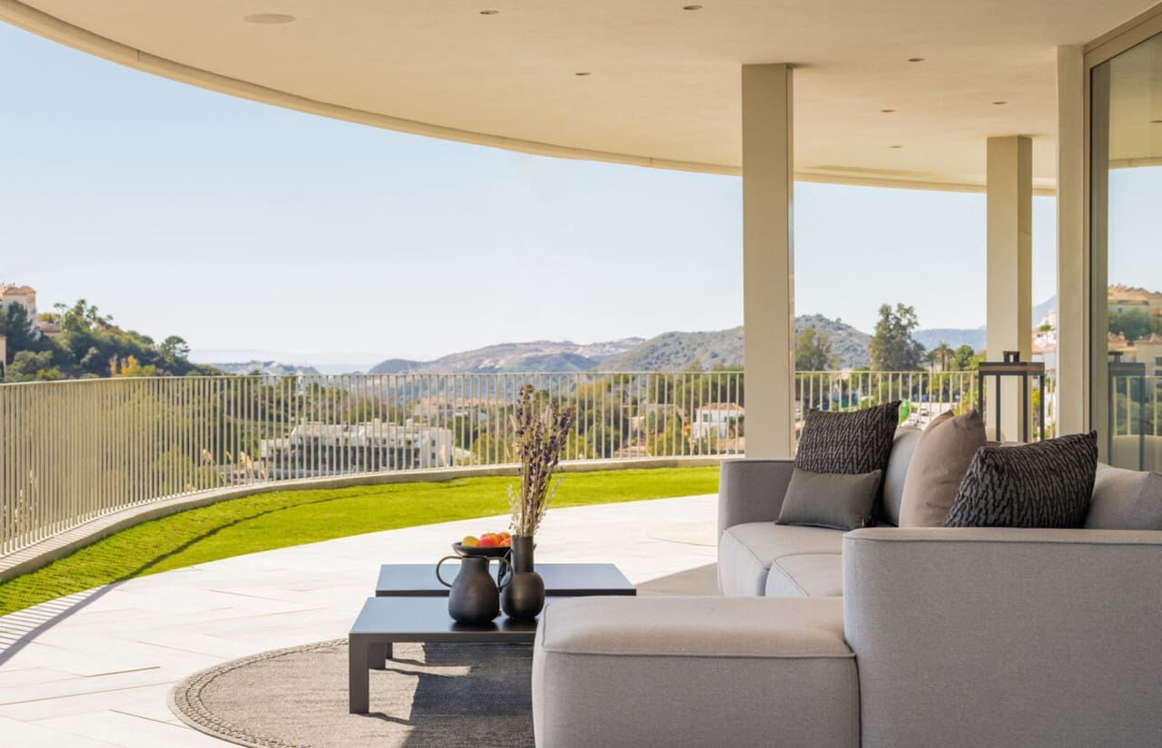 Ático de 4 habitaciones en Marbella en venta con piscina - 2.450.000 € (Ref: 8996685)