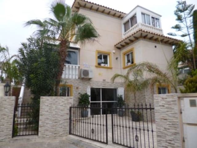 4 sovrum Villa till salu i Playa Flamenca, Orihuela med pool garage - 399 995 € (Ref: 9016753)