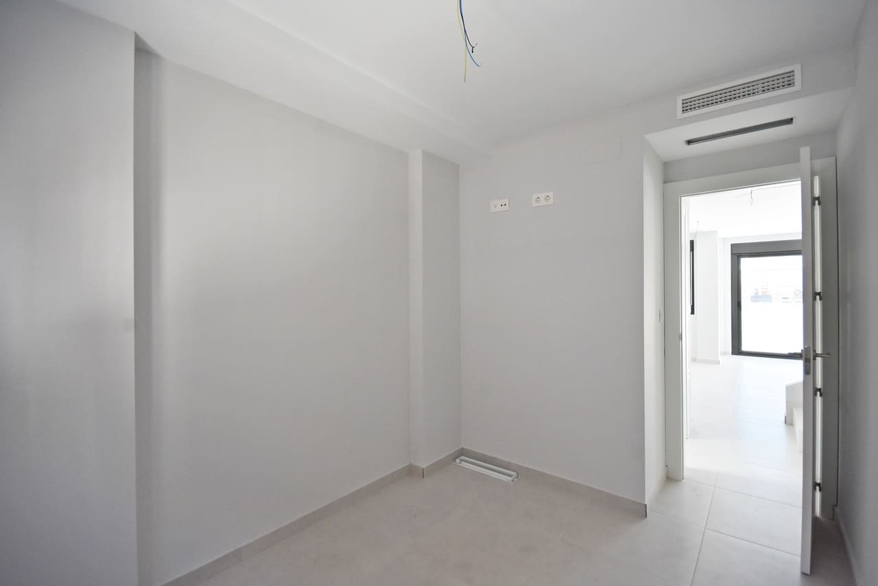 3 slaapkamer Villa te koop in Alamillo met zwembad garage - € 340.000 (Ref: 9024102)