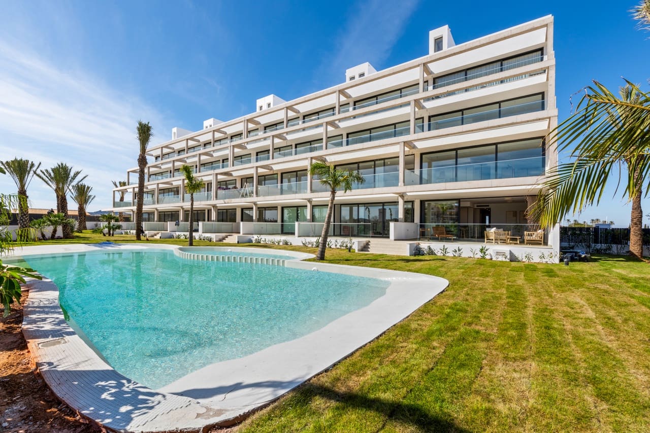 2 soveværelse Lejlighed til salg i Mar de Cristal med swimmingpool garage - € 280.000 (Ref: 9034174)