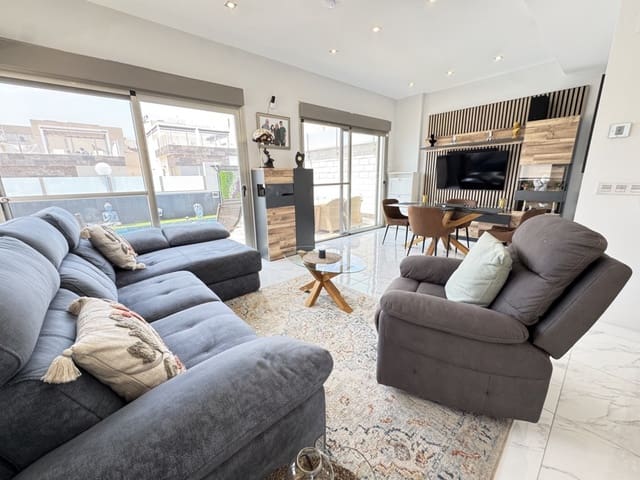 4 camera da letto Villa in vendita in Villamartin, Orihuela con piscina - 450.000 € (Rif: 9039973)