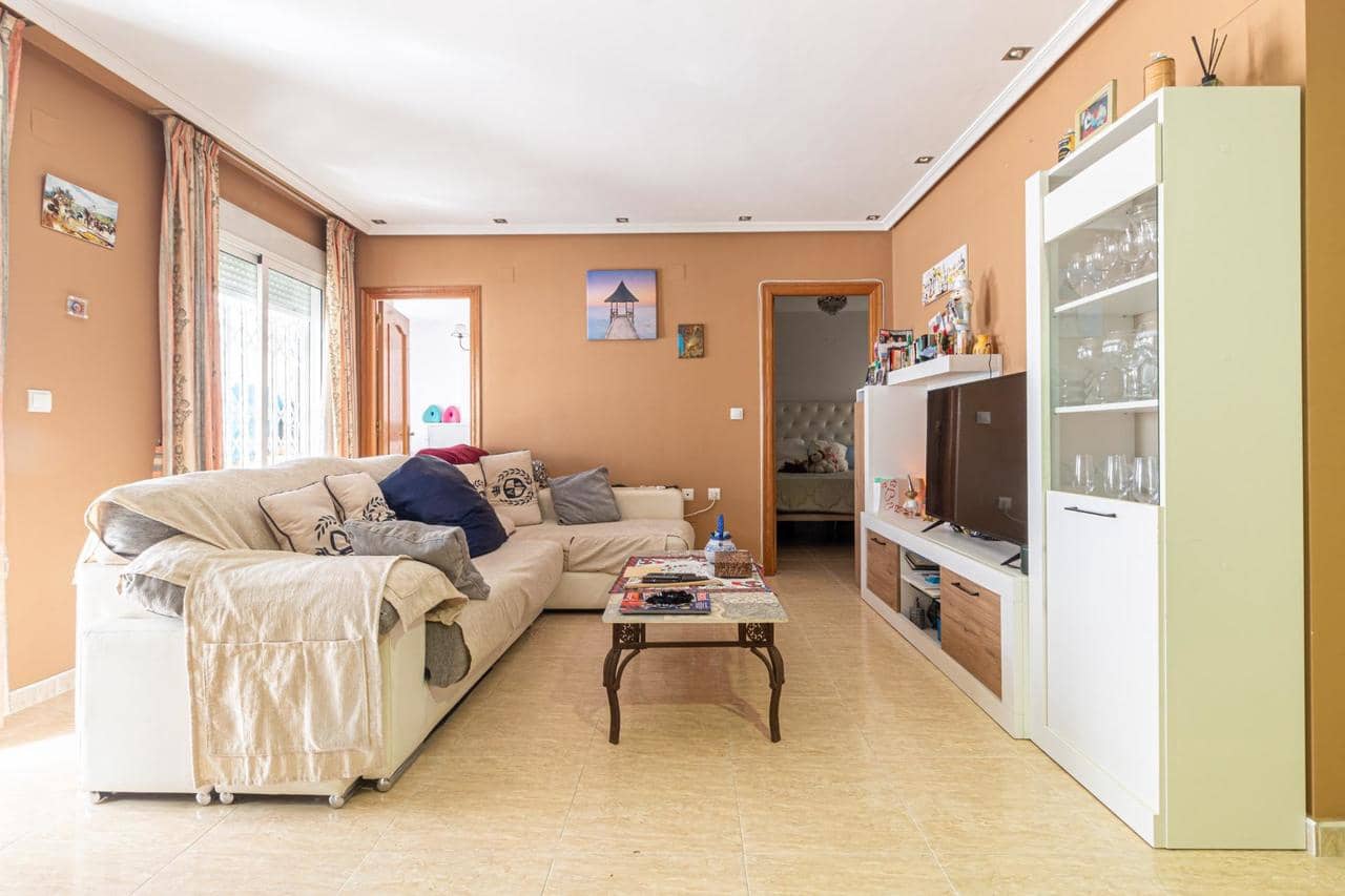 Apartamento de 3 habitaciones en Torrevieja en venta con piscina - 250.000 € (Ref: 9074910)