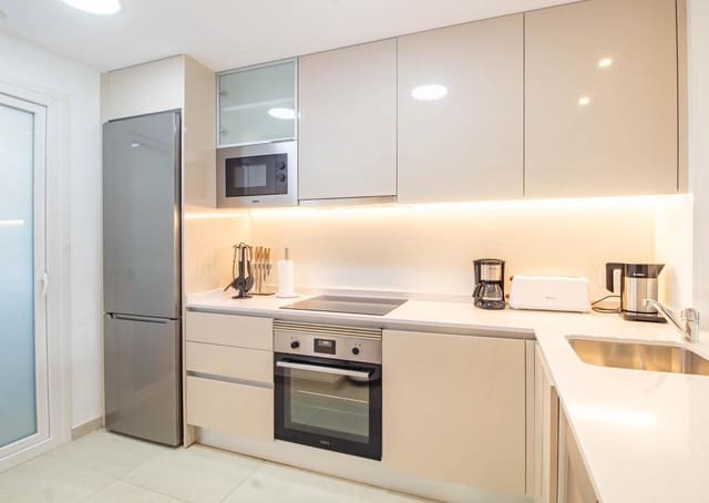 Apartamento de 2 habitaciones en Dehesa de Campoamor, Orihuela en venta - 395.000 € (Ref: 9106353)