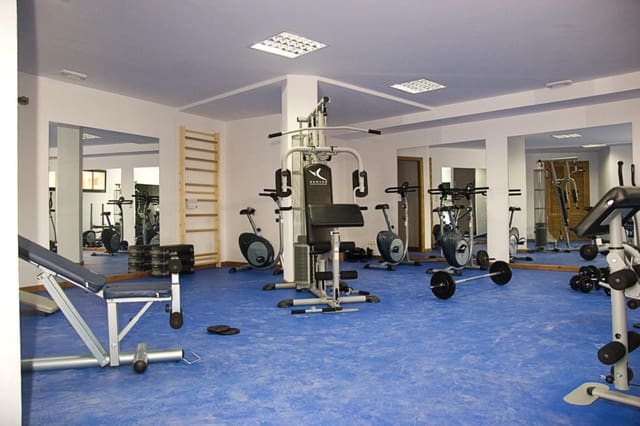 2 bedroom Apartment for sale in Centro ciudad, Fuengirola with pool - € 298,000 (Ref: 9111973)