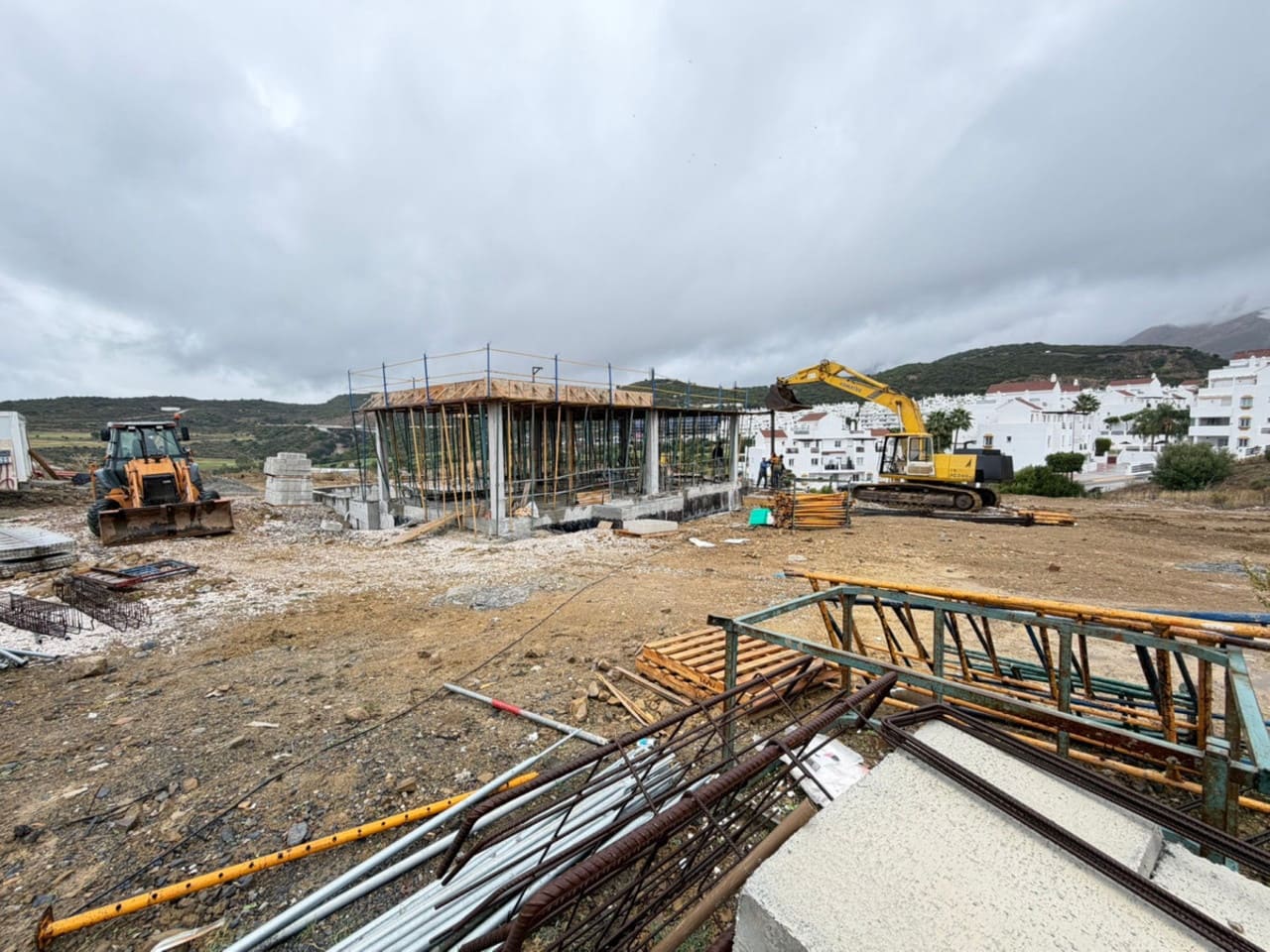 3 slaapkamer Villa te koop in Estepona met zwembad - € 1.800.000 (Ref: 9111982)