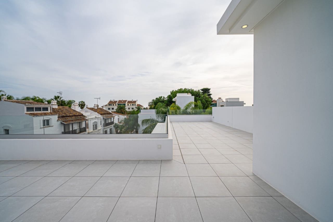 4 sypialnia Willa na sprzedaż w Marbella z basenem - 3 500 000 € (Ref: 9112041)