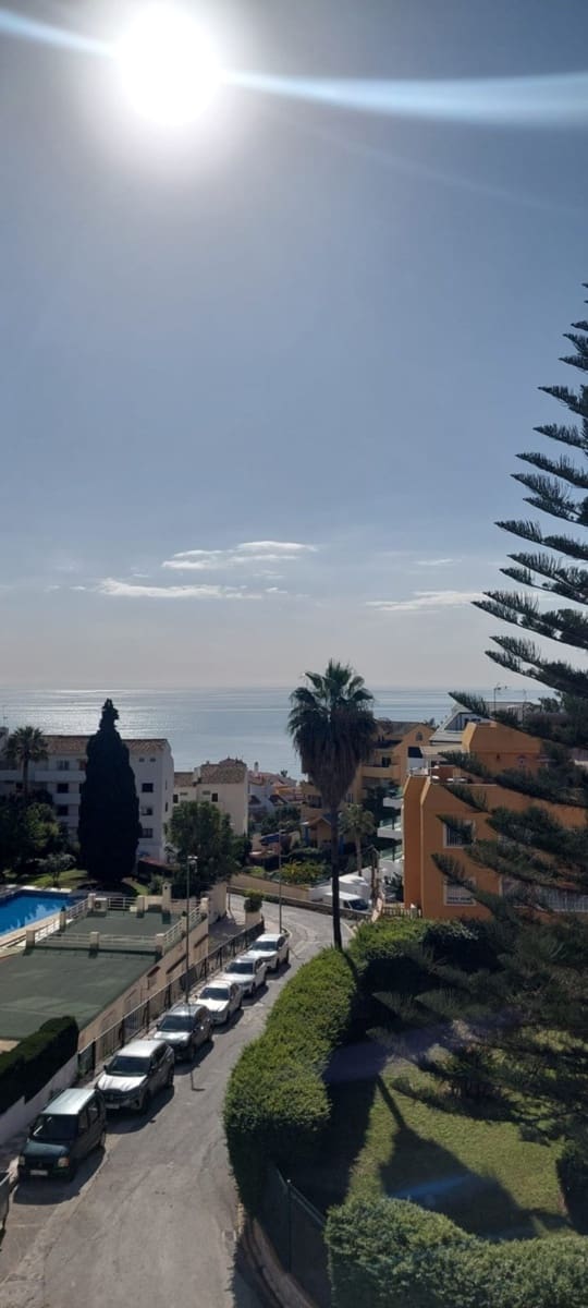 2 bedroom Apartment for sale in Benalmadena with pool - € 455,000 (Ref: 9112062)