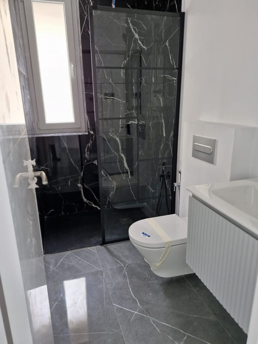 2 bedroom Apartment for sale in Benalmadena with pool - € 455,000 (Ref: 9112062)