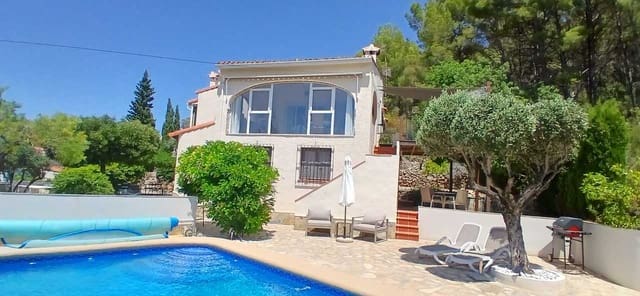 4 soveværelse Villa til salg i Orba med swimmingpool - € 495.000 (Ref: 9115921)