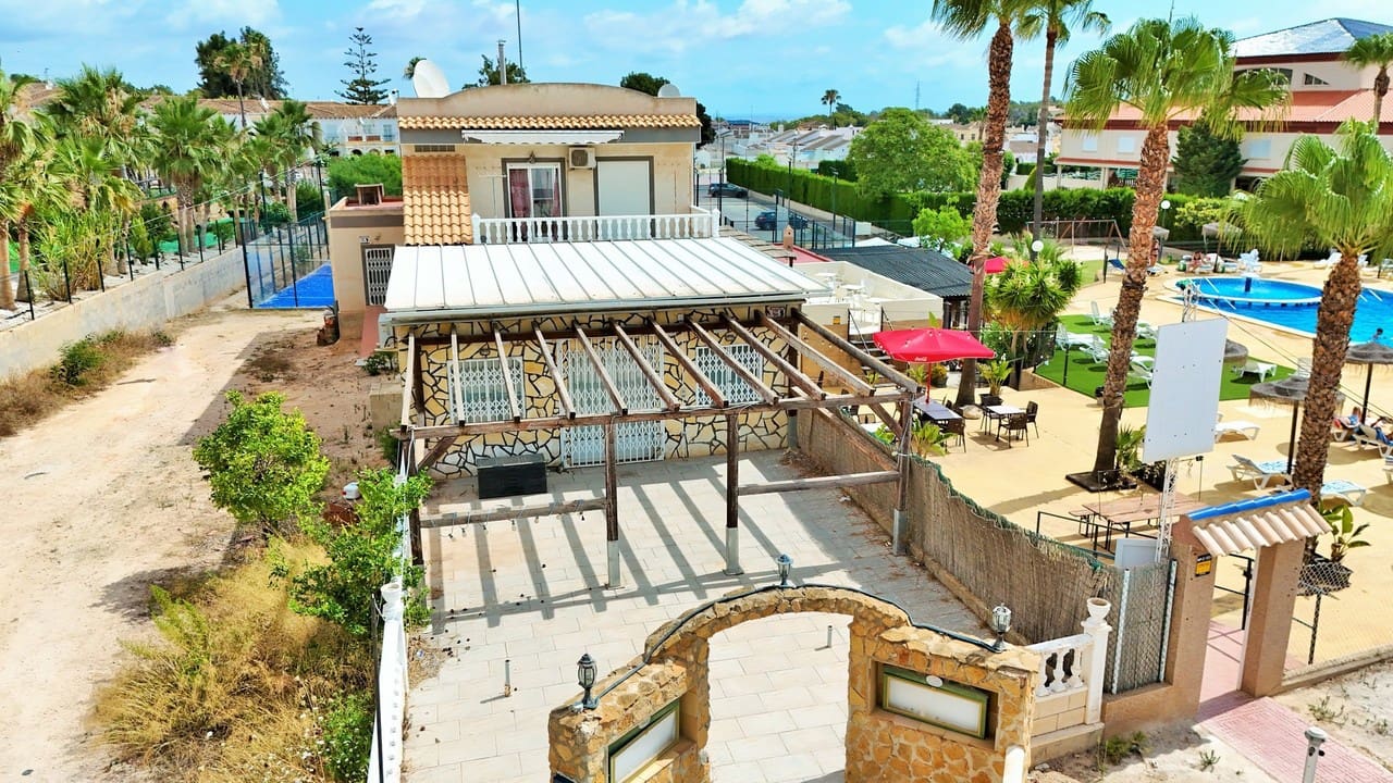 3 soveværelse Erhverv til salg i Villamartin - € 374.900 (Ref: 9126633)