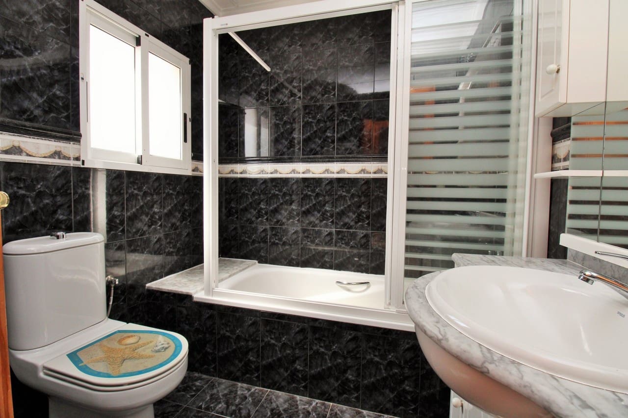 3 soveværelse Erhverv til salg i Villamartin - € 374.900 (Ref: 9126633)