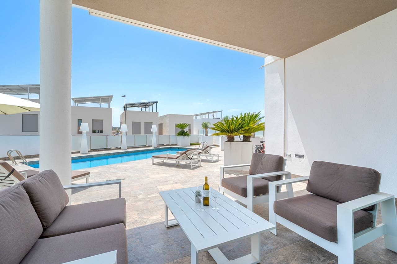 3 slaapkamer Villa te koop in Orihuela Costa met zwembad - € 759.000 (Ref: 9129466)