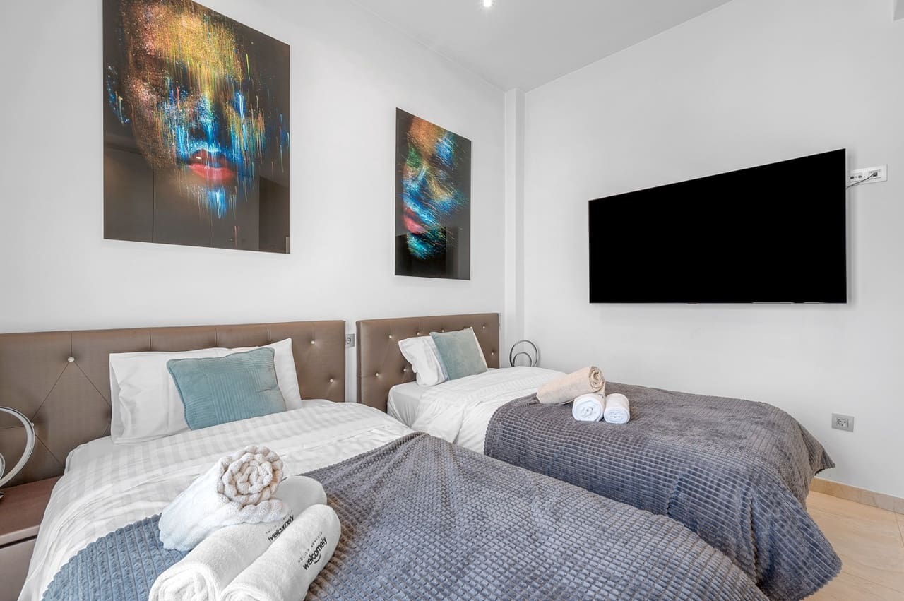 3 slaapkamer Villa te koop in Orihuela Costa met zwembad - € 759.000 (Ref: 9129466)