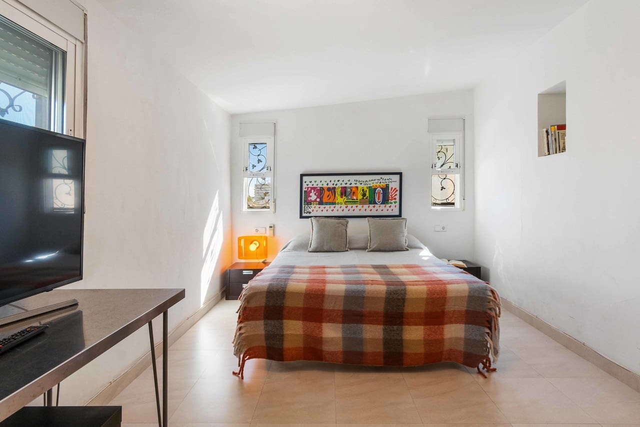 4 sypialnia Willa na sprzedaż w La Zenia z basenem garażem - 585 000 € (Ref: 9130668)