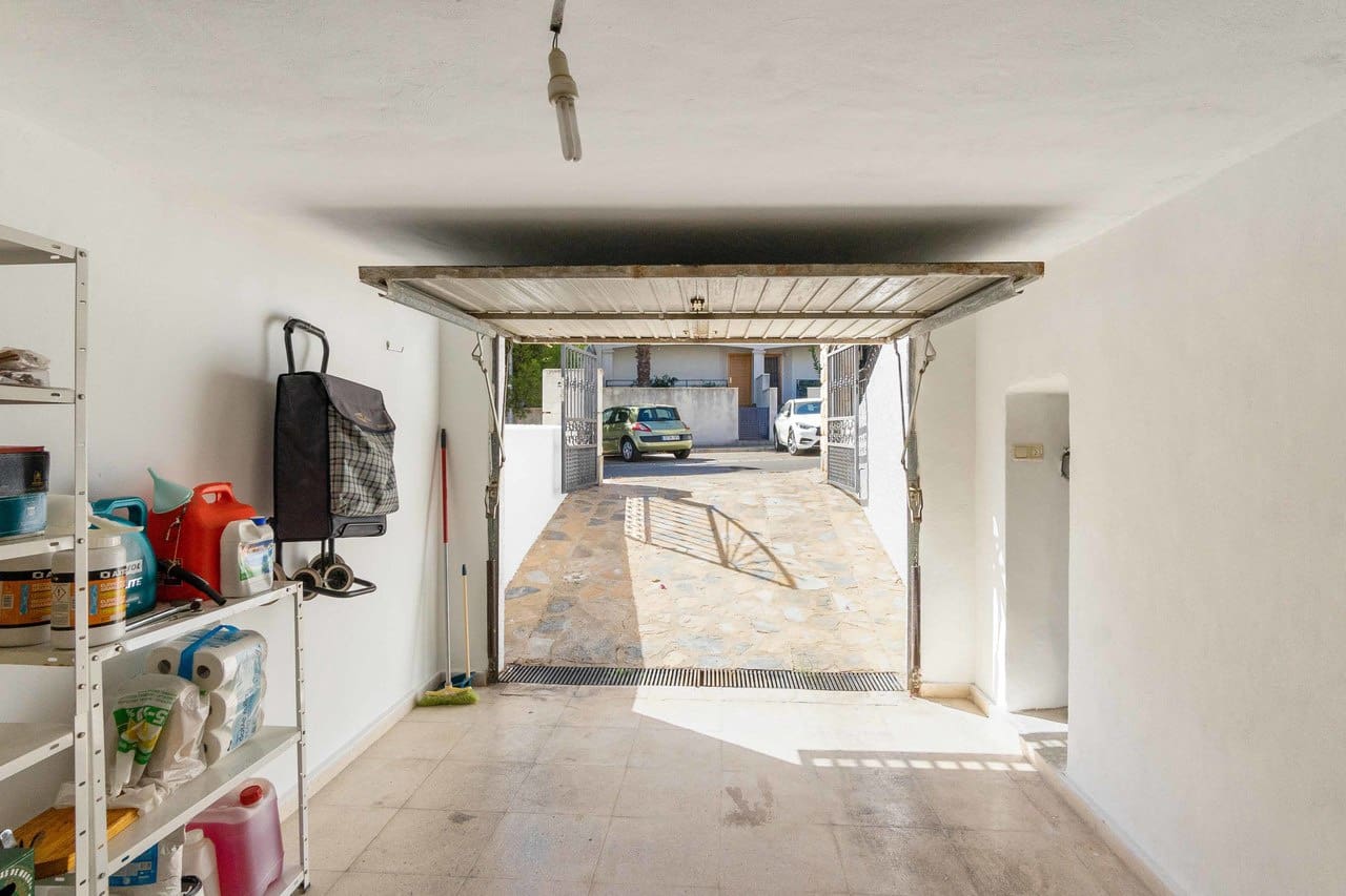 4 sypialnia Willa na sprzedaż w La Zenia z basenem garażem - 585 000 € (Ref: 9130668)