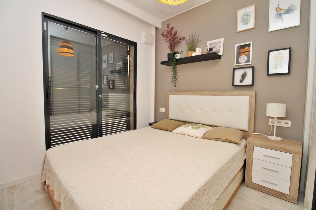 3 soverom Villa til salgs i La Zenia med svømmebasseng - € 499 000 (Ref: 9133999)